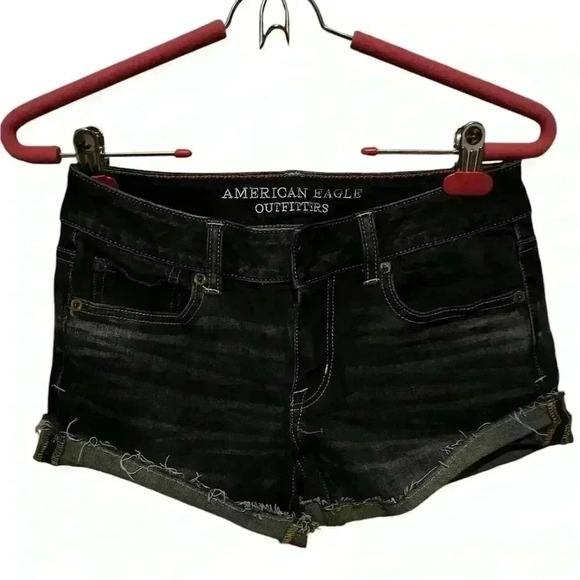 Women’s American Eagle Shorts - Picture 1 of 4